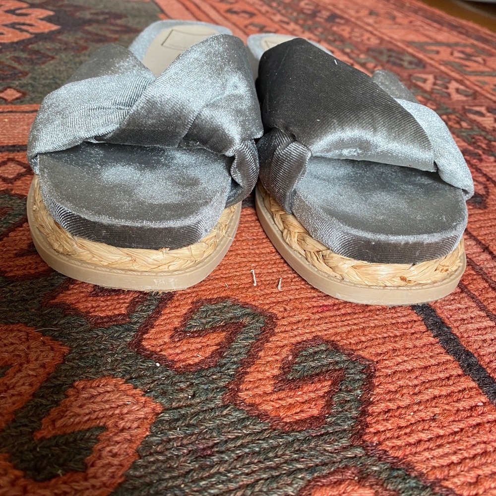 Dolce Vita Grey Slides - Picture 6 of 6